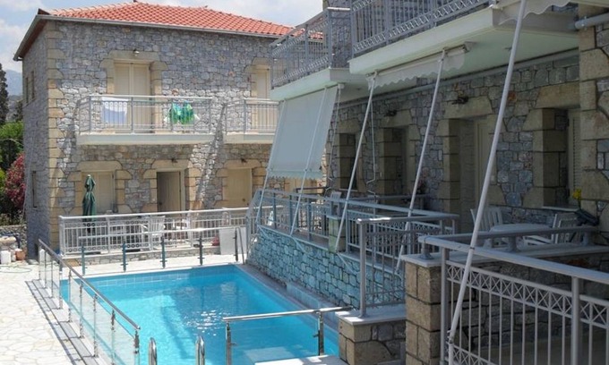 Stoupa Apartment | 80 m² Apartment ∙ 2 bedrooms ∙ 5 guests