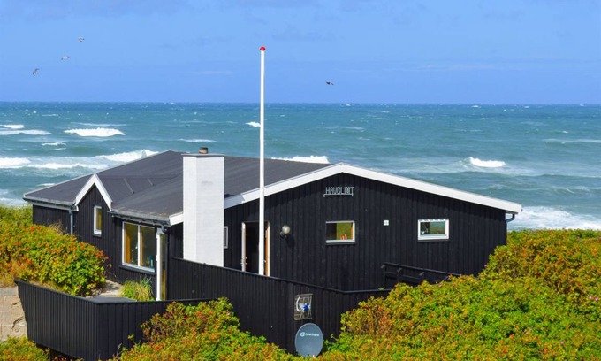 Klitmoller House | 80 m² House ∙ 2 bedrooms ∙ 4 guests