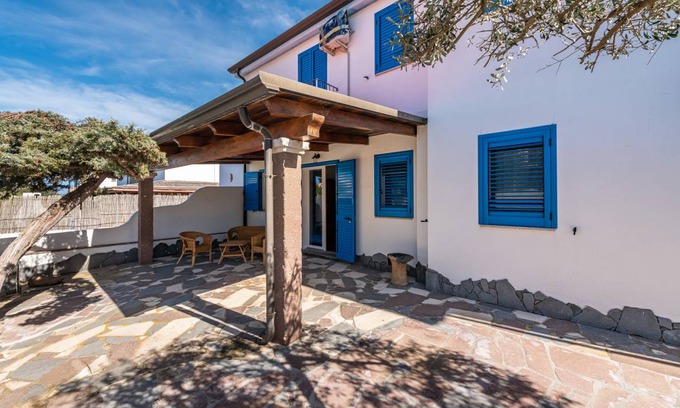 Calasetta House | 80 m² House ∙ 2 bedrooms ∙ 4 guests
