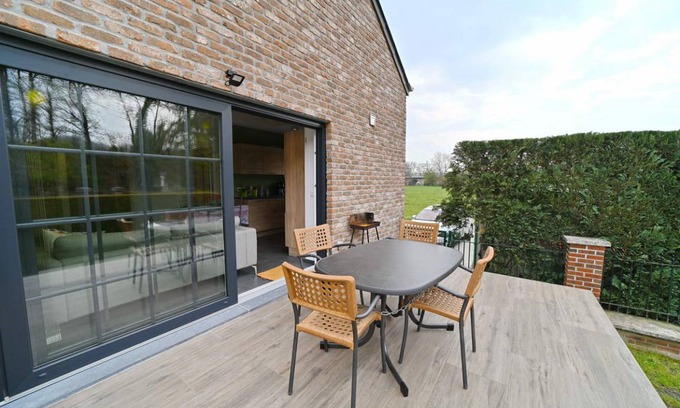 Monville House | 80 m² House ∙ 2 bedrooms ∙ 4 guests