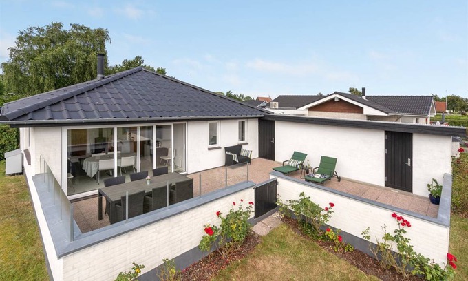 Hejsager Strand House | 80 m² House ∙ 3 bedrooms ∙ 4 guests