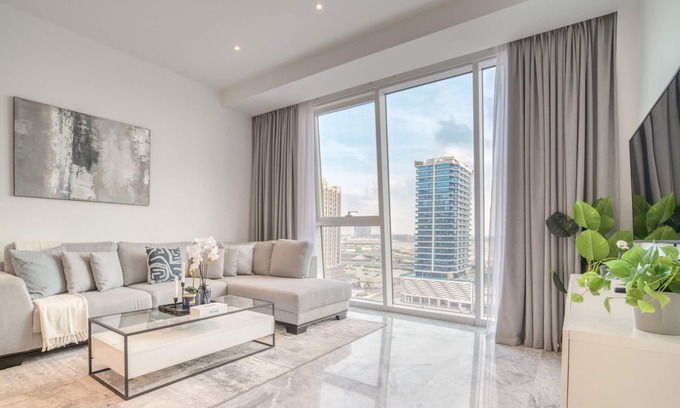 Downtown Dubai Apartment | 806, The Pad