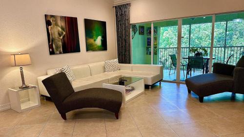 Rock Harbor Apartment | 809 Mariners Club