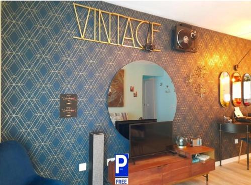 Alhaurin de la Torre Apartment | 80s Loft ViNTAGE 15' Málaga Airport Free Guest Parking