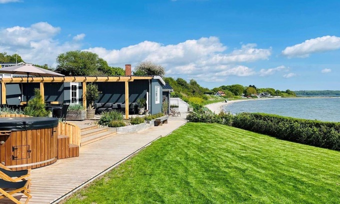 Ronde House | 8113 Rønde - Strandvejen 91