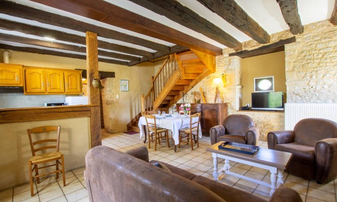 Saint-Aubin-de-Nabirat House | 83 m² Gîte ∙ 3 bedrooms ∙ 6 guests