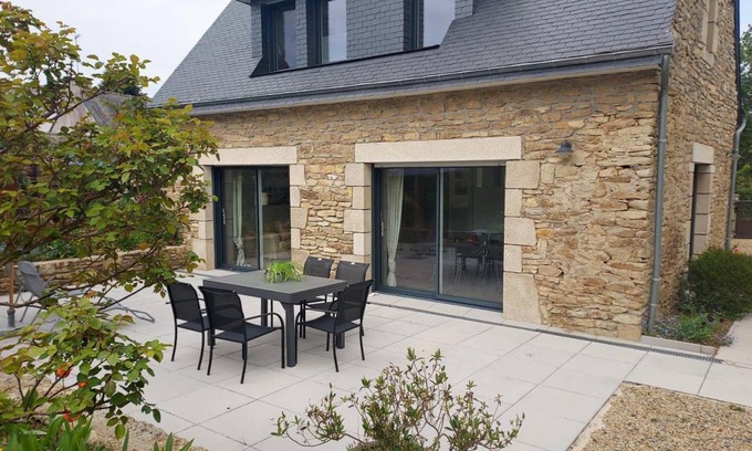 Caudan House | 83 m² Gîte ∙ 3 bedrooms ∙ 5 guests