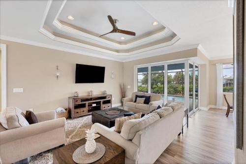 Englewood South House | 831 East 5th