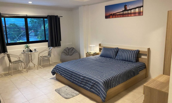 Kathu Apartment | 84 Bar & Guesthouse Room-1