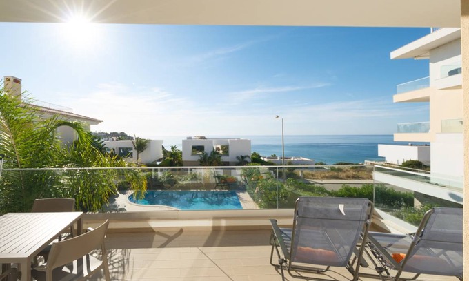 Porto de Mos Apartment | 85 m² Apartment ∙ 2 bedrooms ∙ 4 guests