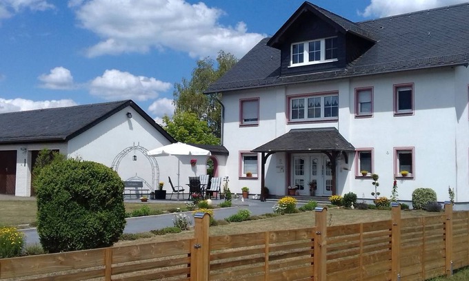 Morsdorf Apartment | 85 m² Apartment ∙ 1 bedroom ∙ 3 guests