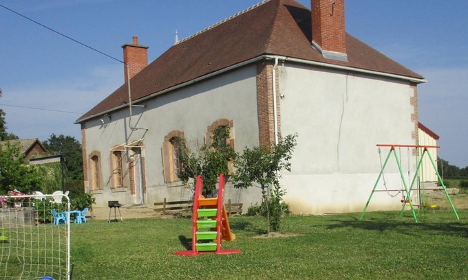 Cressanges Cottage | 85 m² Cabin ∙ 3 bedrooms ∙ 6 guests