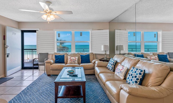 Sunset Beach Condo | 85 m² Condo ∙ 2 bedrooms ∙ 4 guests