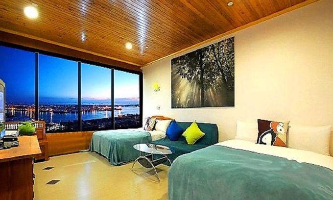 Kaohsiung City Centre House | 85 Prague Homestay