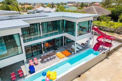 Hua Hin Villa | 850 m² Villa ∙ 5 bedrooms ∙ 30 guests