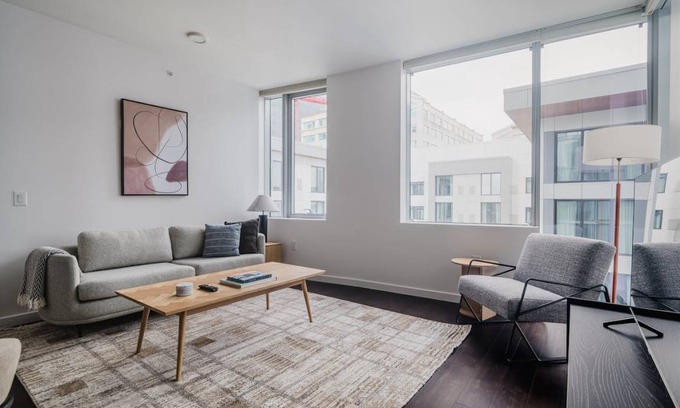 West Bellevue Apartment | 86 m² Apartment ∙ 2 bedrooms ∙ 4 guests