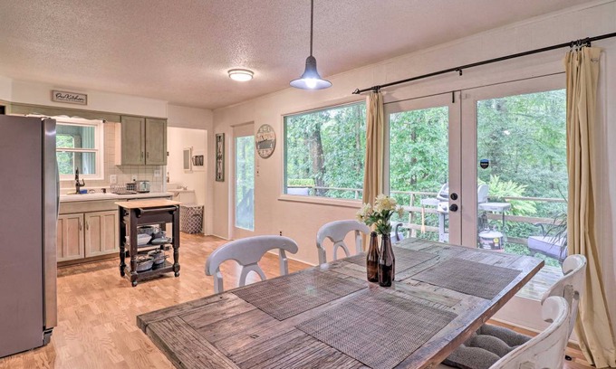 Pisgah Forest Cottage | 88 m² Cabin ∙ 2 bedrooms ∙ 4 guests
