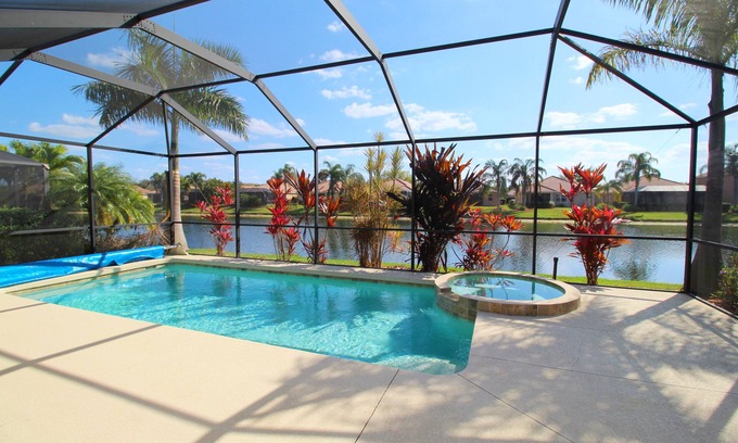Braden River House | 8920 Amazing lake view pool/spa house with a golf membership