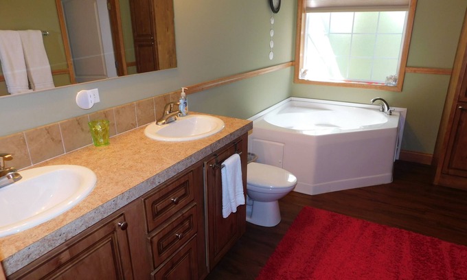 Seminole House | 8min from beach,MasterSuite w/bath + own entrance