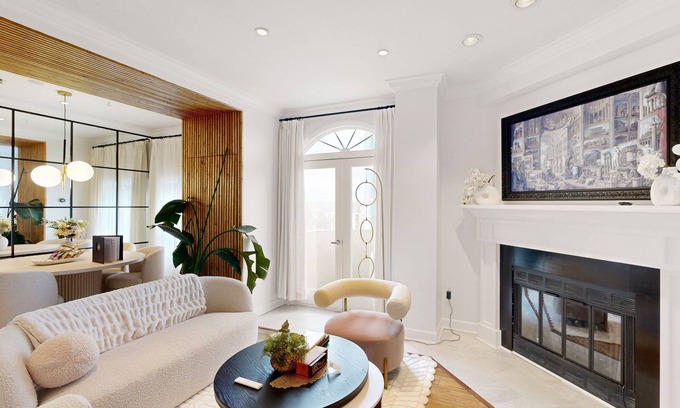 Colonial Homes Condo | 8th-floor condo near downtown Atlanta with balcony, fireplace, W/D