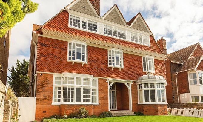 Westgate-on-Sea Cottage | 9 bedroom accommodation in Westgate On Sea, near Margate