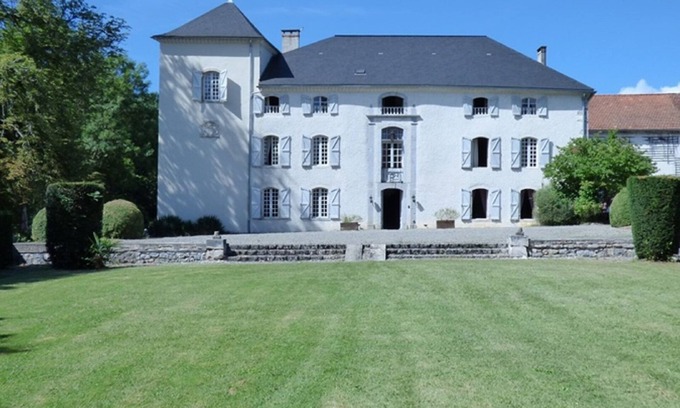 Montjoie-en-Couserans Other | 9 bedrooms with bathroom and toilet for 23 people, large swimming pool, river, terrace.