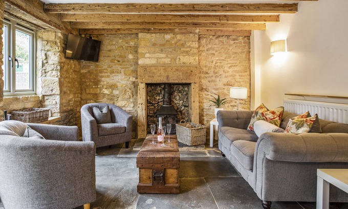 Blockley Cottage | 9 Mount Pleasant - a cotswold cottage that sleeps 4 guests in 2 bedrooms