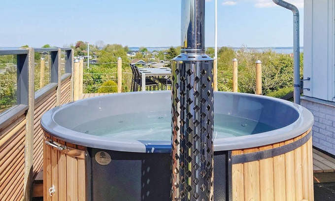 Floutrup House | 9 person holiday home in Roslev
