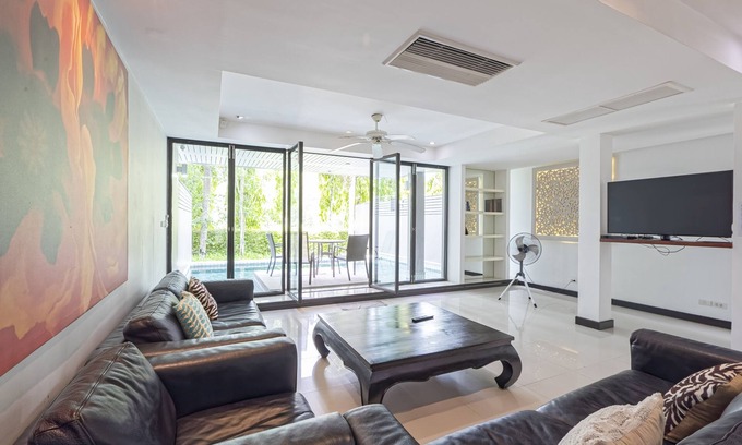 Kathu Villa | 9 person townhouse, private pool, 10 mins to Patong beach, shopping & nightlife.