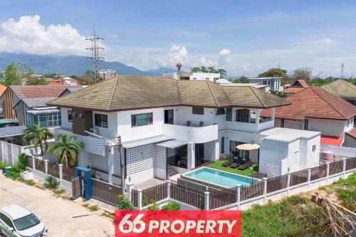 San Sai Villa | 9 Room Huge Pool Villa near Central Festival