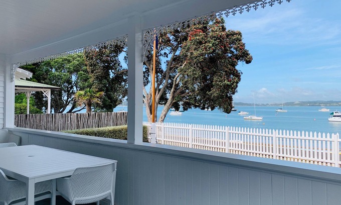 Russell House | 9 The Strand - Waterfront Russell - New Pricing!