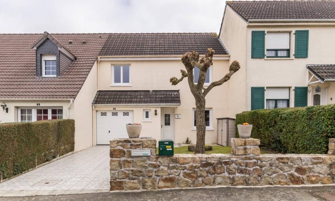 Pontorson House | 90 m² Gîte ∙ 3 bedrooms ∙ 6 guests