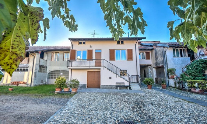 Gavirate House | 90 m² House ∙ 2 bedrooms ∙ 4 guests
