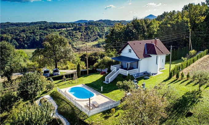 Ivanec House | 90 m² House ∙ 2 bedrooms ∙ 5 guests