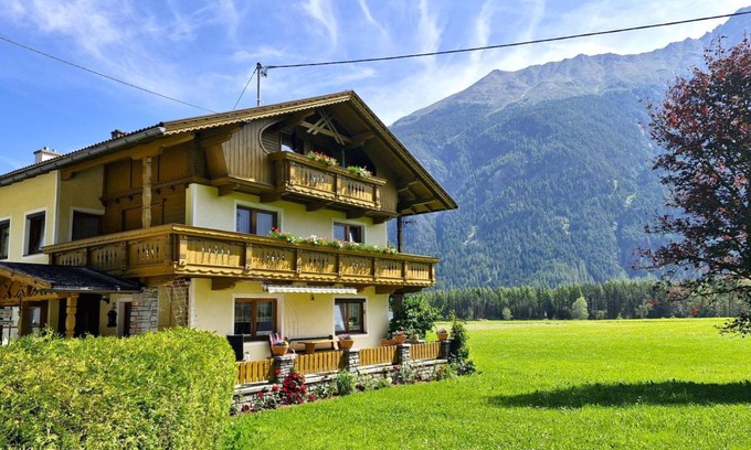 Laengenfeld Villa | 90 m² Villa ∙ 3 bedrooms ∙ 6 guests