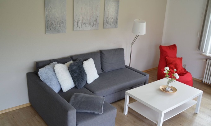 Vollerwiek Apartment | 90 sqm sunny apartment with garden use