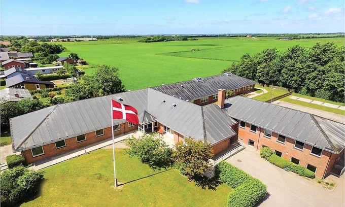 Tim House | 913 m² House ∙ 14 bedrooms ∙ 28 guests