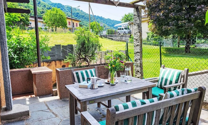 Brusino Arsizio Apartment | 92 m² Apartment ∙ 2 bedrooms ∙ 4 guests