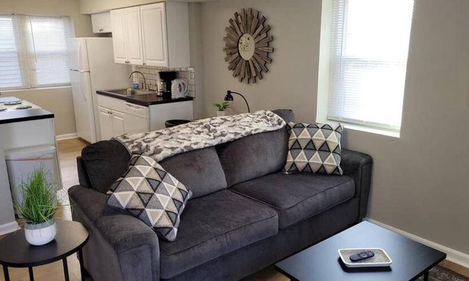 Joslyn Castle Apartment | 93 m² Apartment ∙ 2 bedrooms ∙ 4 guests