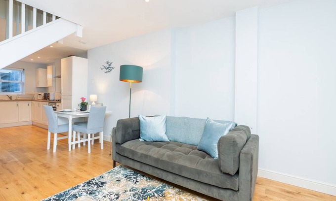 Bath House | 93 m² House ∙ 2 bedrooms ∙ 3 guests