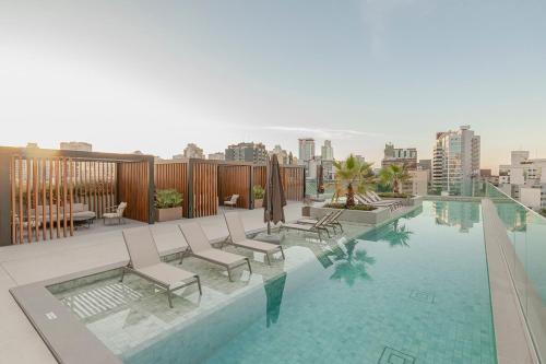 Rio Branco Apartment | 932 Skyline High Standard