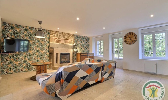 Saint-Brice-en-Cogles House | 95 m² Gîte ∙ 3 bedrooms ∙ 6 guests