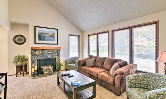 Abbott Loop Apartment | 96 m² Apartment ∙ 2 bedrooms ∙ 6 guests