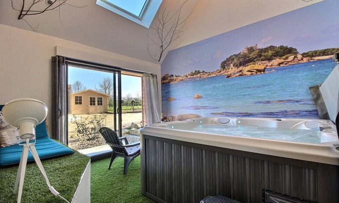 Ploubezre House | 96 m² Gîte ∙ 2 bedrooms ∙ 5 guests