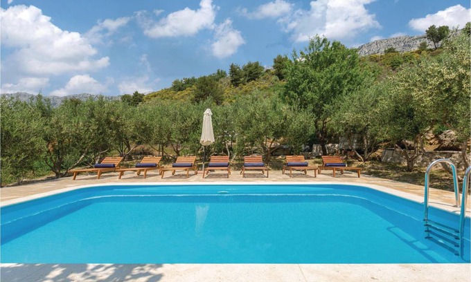 Kastel Sucurac House | 96 m² House ∙ 2 bedrooms ∙ 5 guests