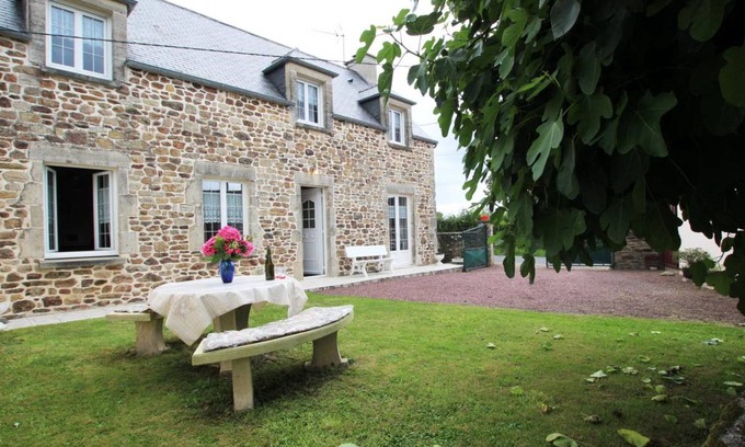 Teurtheville-Bocage Cottage | 97 m² Cabin ∙ 3 bedrooms ∙ 6 guests