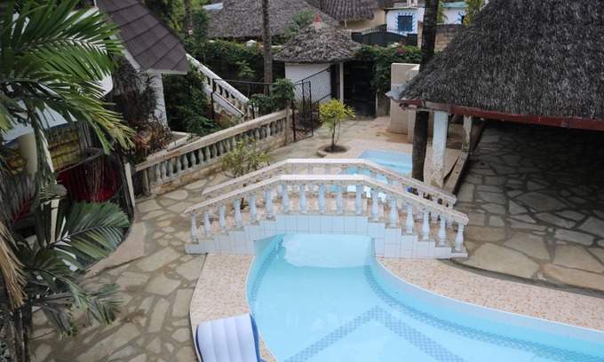 Galu Beach Resort | 97 m² Private room ∙ 8 bedrooms ∙ 3 guests