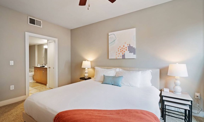 Legacy Park Apartment | 98 m² Apartment ∙ 2 bedrooms ∙ 6 guests
