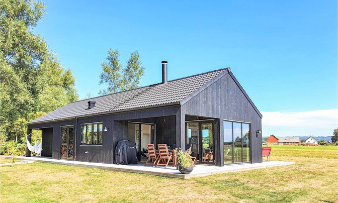 Lervik House | 98 m² House ∙ 3 bedrooms ∙ 6 guests
