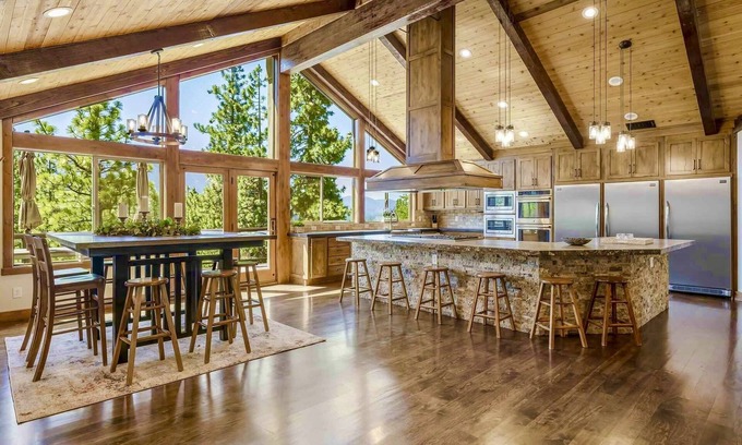 Round Hill Village House | 9BR Tahoe Villa, Hot Tub-Sauna-Gym-Game Room LX33